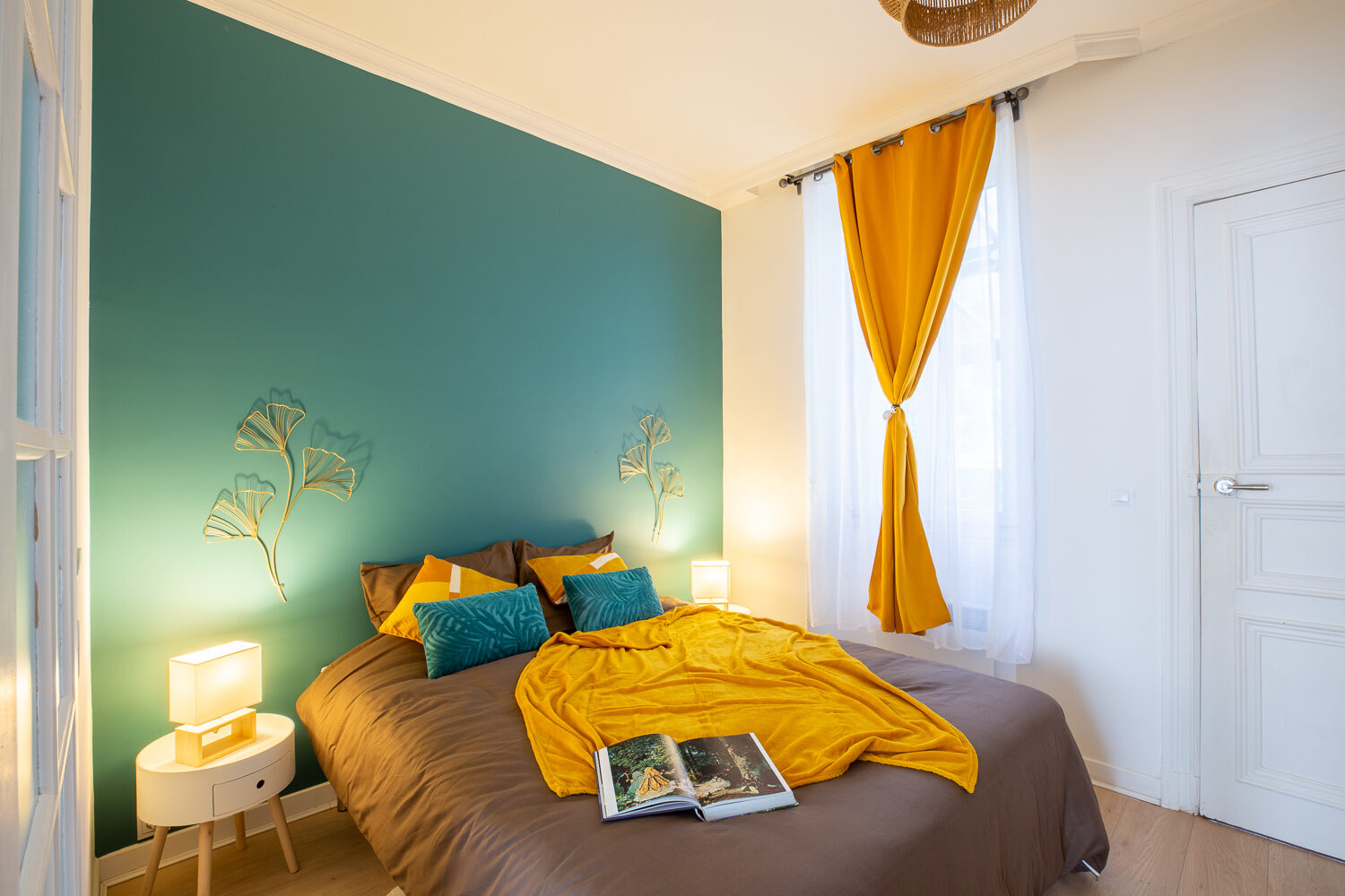 Chambre décorée avec soin d'un Airbnb Homedesir à Mantes