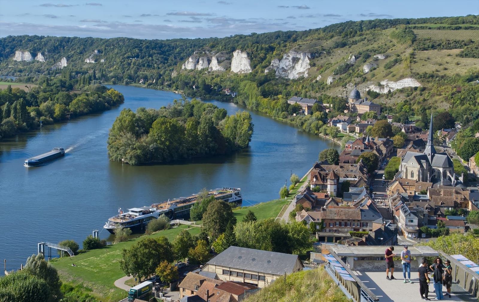 Panorama de la Seine entre Vernon et Les Andelys — falaises et méandre
