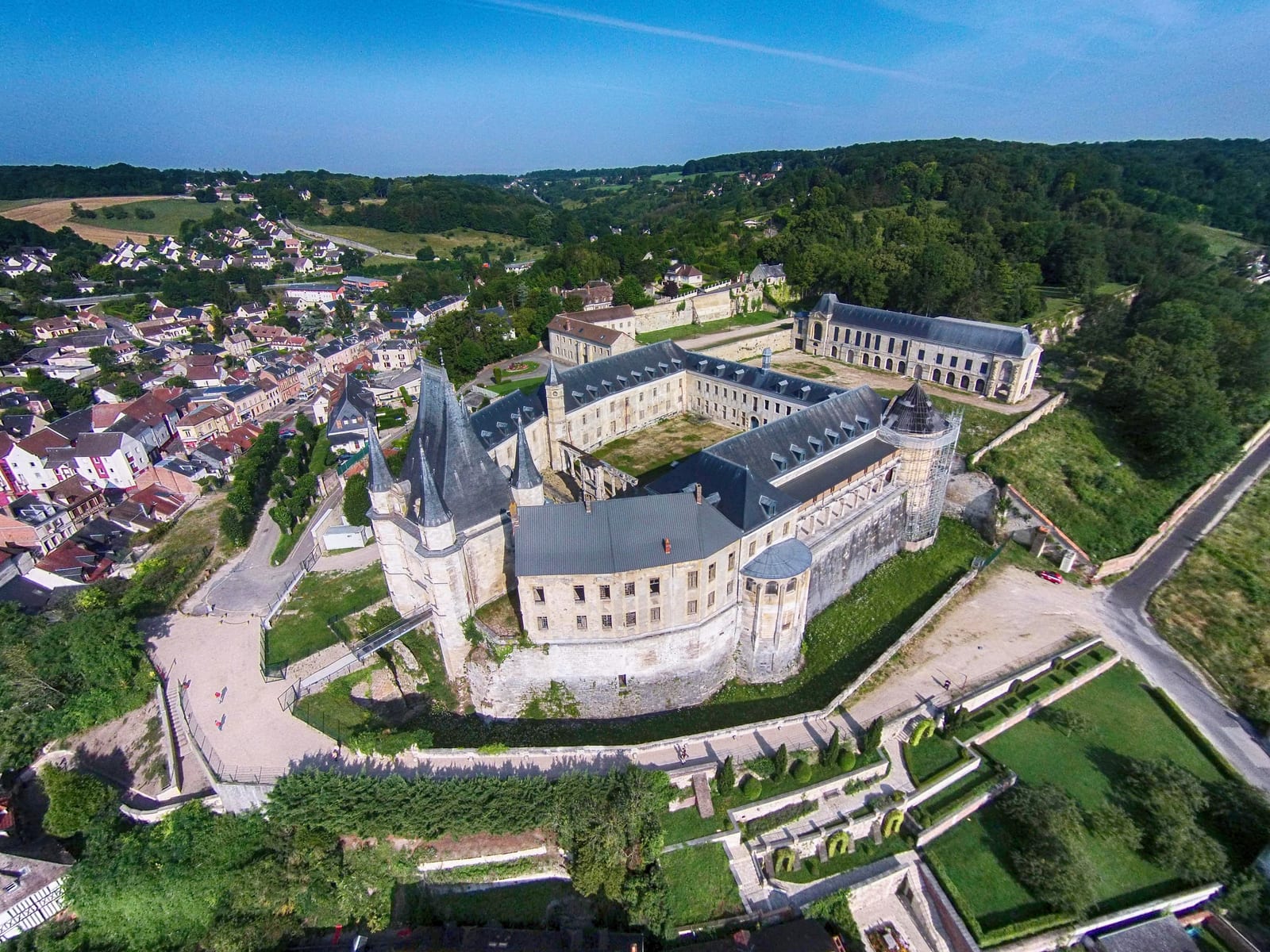 Vue aérienne du Château de Gaillon, premier château Renaissance bâti en France (1502-1509), Eure, Normandie