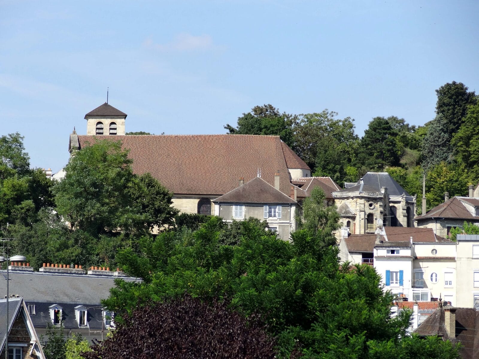 Vieille ville de Meulan-en-Yvelines et Église Saint-Nicolas, vue depuis la Seine, Yvelines